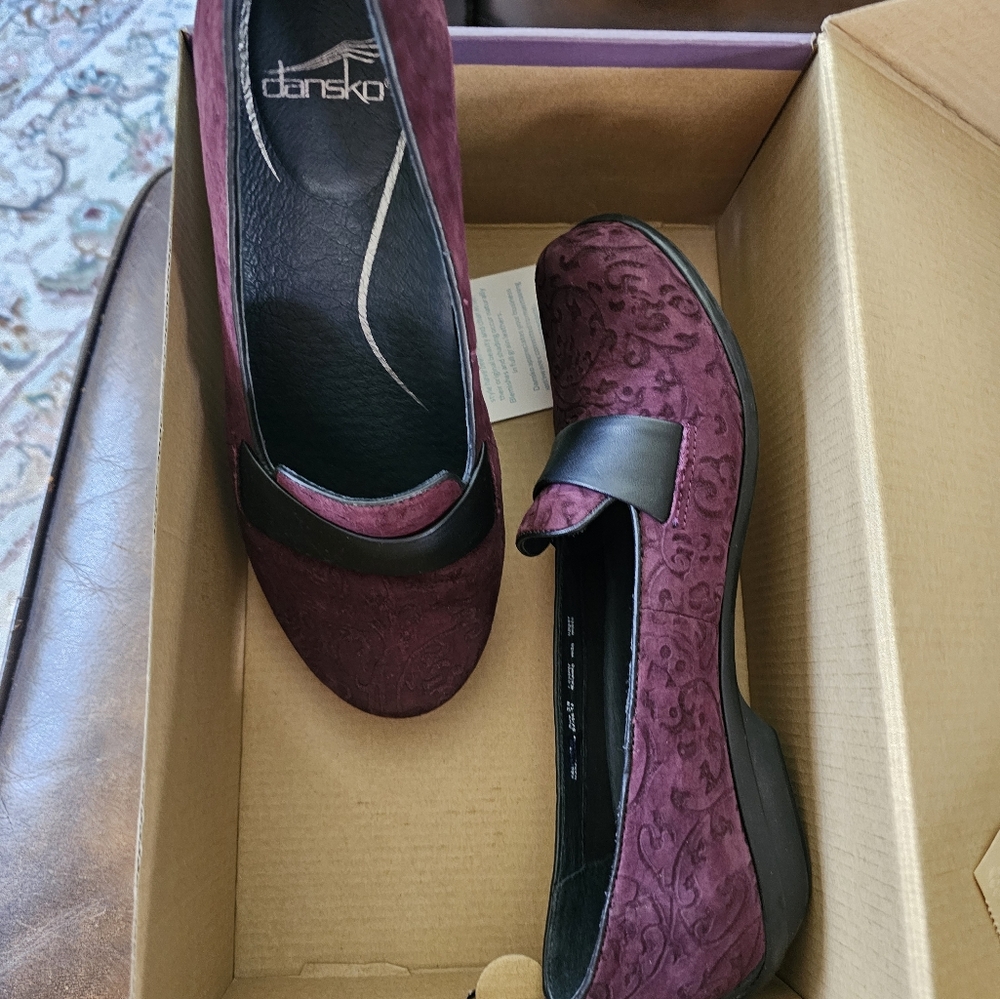 Dansko Shoes NIB size 39